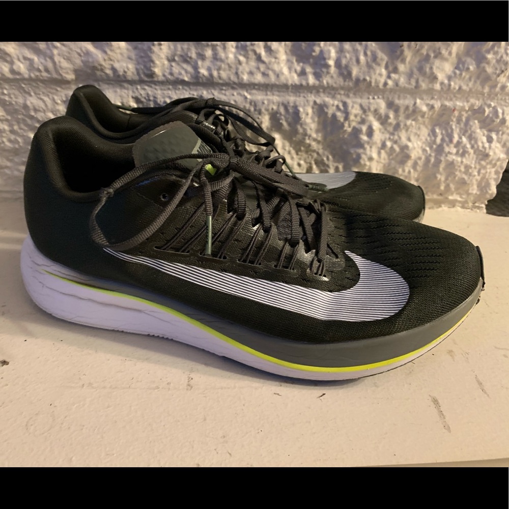 Nike Zoom Fly - Size 11